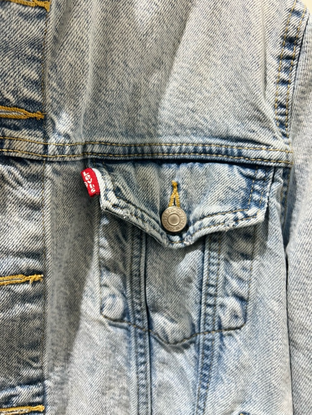 Levi’s Light Wash Denim Trucker Jacket Size XL - Picture 3 of 5